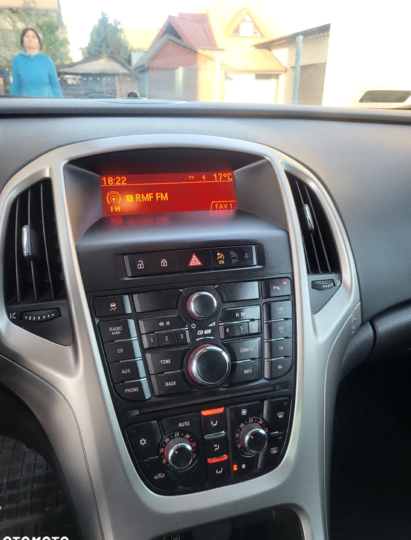 Opel Astra cena 22500 przebieg: 237600, rok produkcji 2011 z Sulejów małe 137